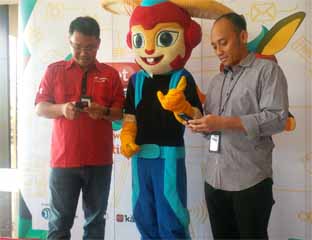  Ismu Widodo, GM Sales Region Area Sumbagteng (kanan) didampingi Eko Atmaja, Telkomsel Branch Pekanbaru di sela-sela seminar #internetBAIK di Grand Central Hotel, Pekanbaru.