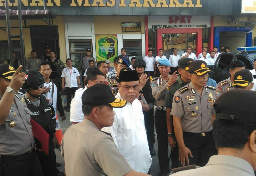 Wakapolri datangi Mapolda Riau paska insiden penyerangan terduga teroris.