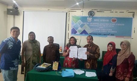 Pimpinan FKIP dan USANT usai menandatangani MoA di Gedung C FKIP Kampus UIR Pekanbaru