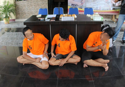 DO (28), MZ (37) dan NF (20), tersangka Narkoba yang diamankan Bandara Sultan Syarif Kasim II, Pekanbaru