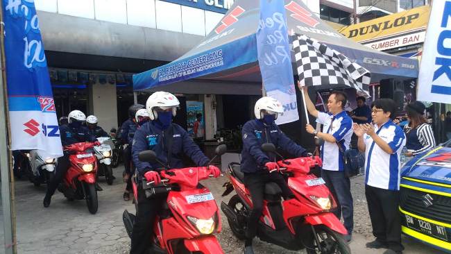 Suzuki melepas rombongan media test ride sebelum launching NEX II di Pekanbaru