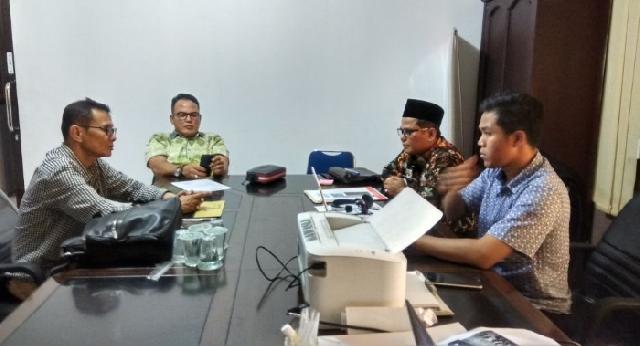 Badan Pengawas Pemilu Provinsi Riau saat minta keterangan T Zulmizan F Assagaf. Foto Int