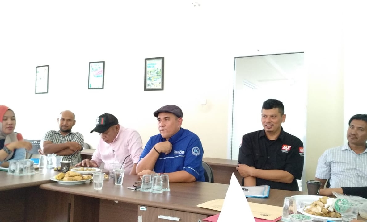 Panitia Pelaksana HPN 2019 saat menggelar rapat di Gedung PWI Riau, Jl Arifin Achmad, Pekanbaru, Kamis (17/1/2019).