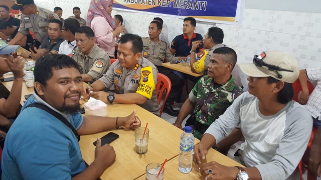 Kapolres Kepulauan Meranti, AKBP Taufiq Lukman Nurhidayat SIK gelar coffe morning dengan awak media.