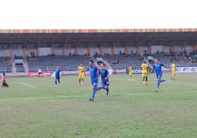 PSPS Riau unggul lawan Sriwijaya FC 2:1.