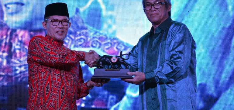 Walikota Dumai Zulkifli As dalam acara temu pelanggan Wilayah Riau PT Semen Padang. Foto : Antarariau