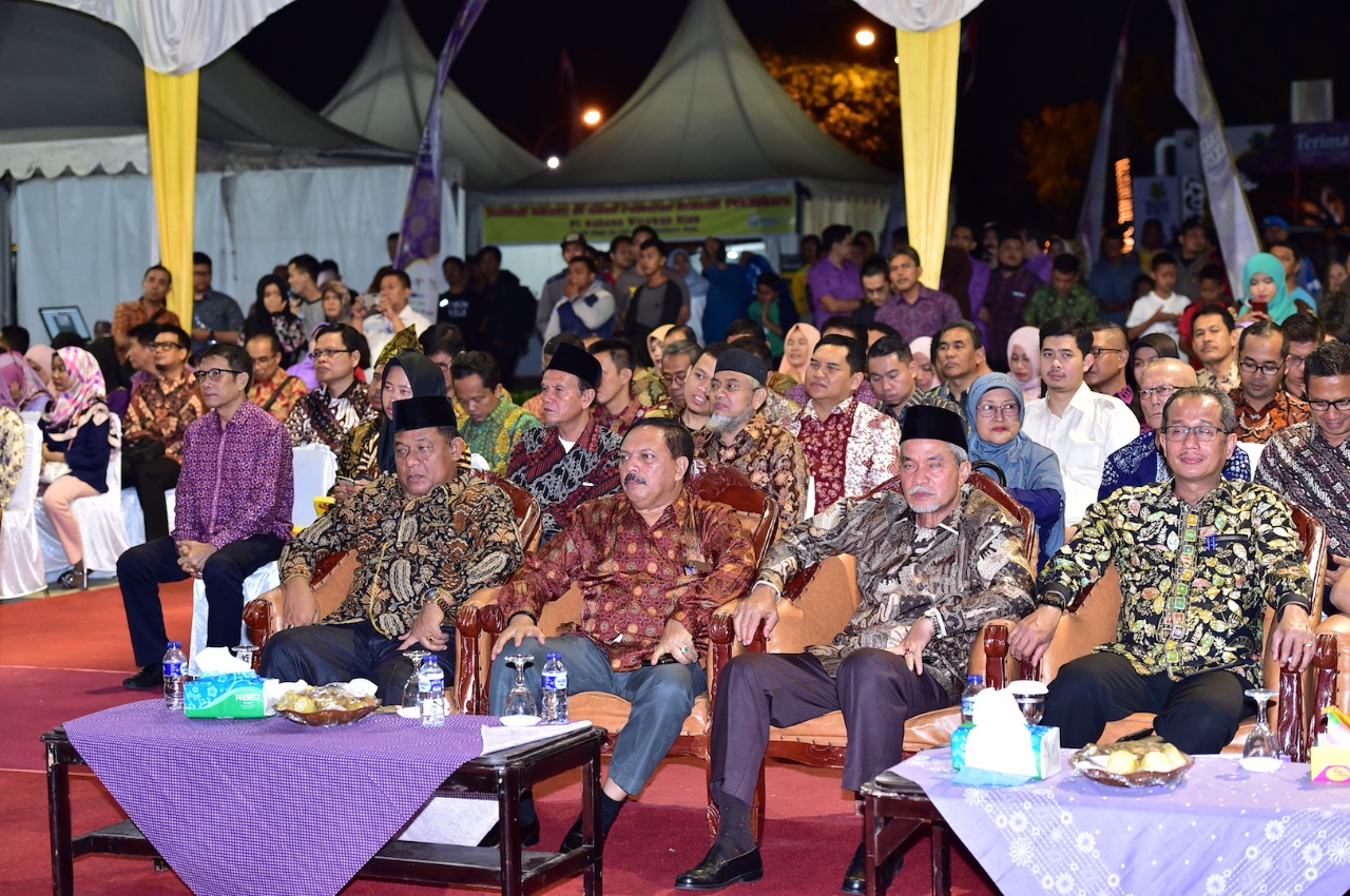 Tampak Said Syarifuddin Sekda Kabupaten Inhil bersama tamu lainnya.