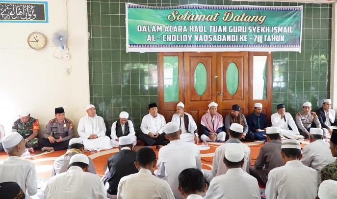  Bupati Sukiman, hadiiri Haul Syekh Ismail ke-71, di Surau Gading, Kecamatan Rambah Samo.