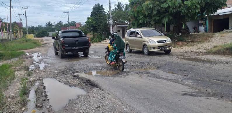 Dianggarkan Rp Miliar Lebih Biaya Perbaikan Jalan Provinsi Di Riau