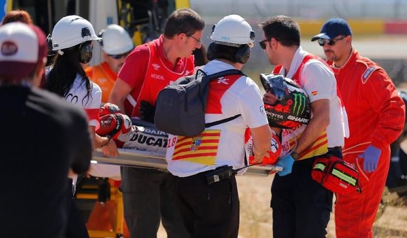 Jorge Lorenzo kembali mengalami kecelakaan. FOTO: REUTERS/Heino Kalis