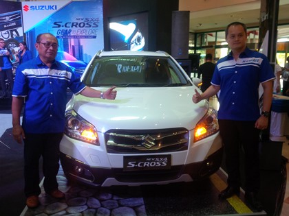 Launching Suzuki SX4 S-Cross di Mal Ska Pekanbaru
