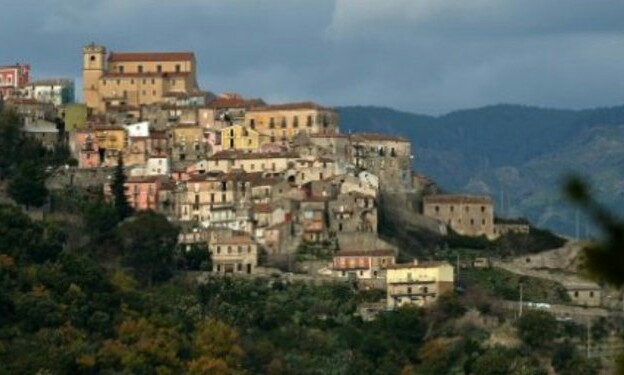 <font size="2">Desa indah di Italia ini larang Lansia pasrah menunggu ajal.</font>