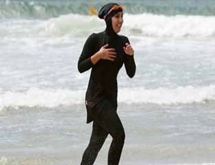 Prancis Larang Wanita Muslim Pakai Hijab di Pantai
