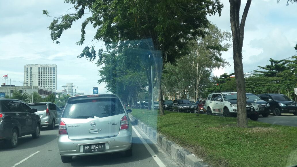 Kemacetan panjang msnuju lokasi Mal Ska Pekanbaru. Foto IST