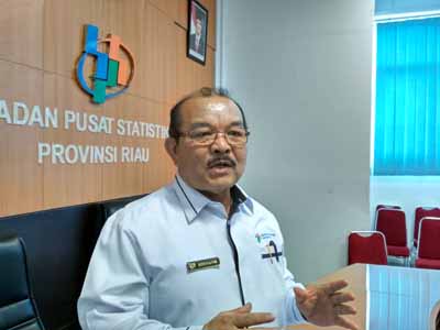 Kepala BPS Riau Aden Gultom