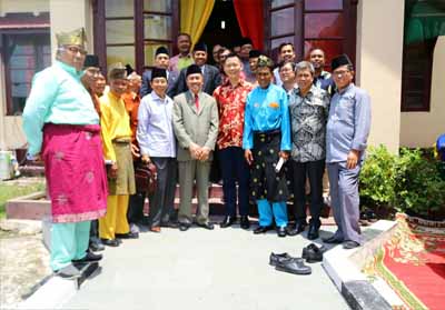 Bupati Siak Syamsuar beserta jajaran menghadiri pemugaran Istana Peraduan Sultan Siak.