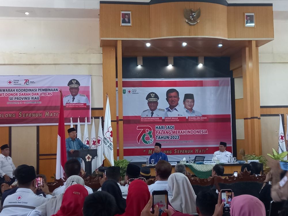 Jusuf Kalla kunjungi PMI Riau.(foto: mcr)