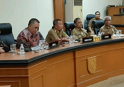 KPK melakukan koordinasi dan audiensi bersama-sama dengan gubernur, wakil gubernur serta jajaran terkait di lingkungan Pemerintah Provinsi Riau.