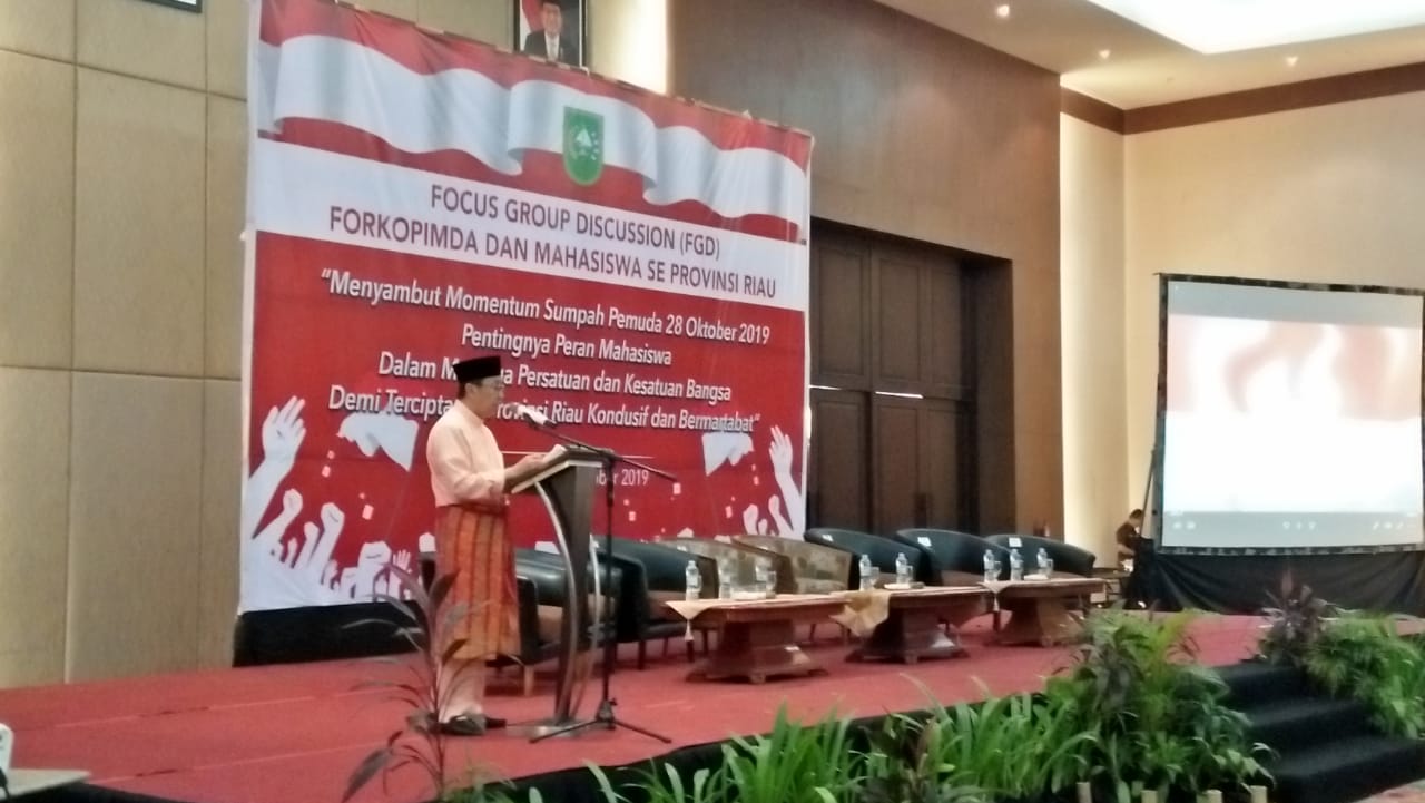 Gubernur Riau Syamsuar saat menyampaikan kata sambutan.
