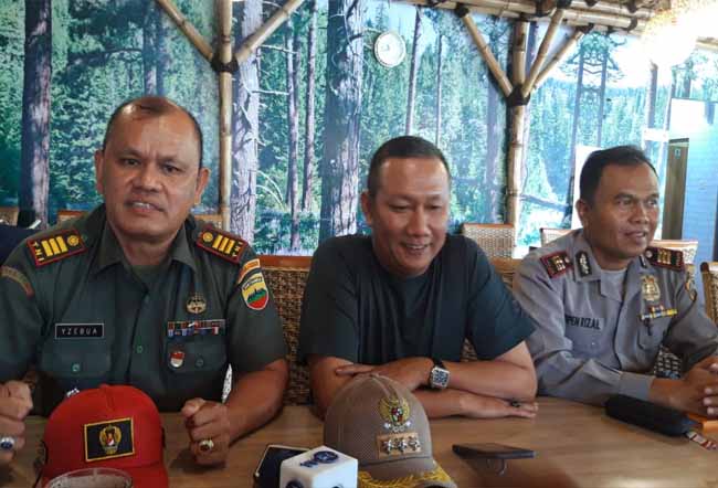 Camat Senapelan siap berkoordinasi dengan Koramil dan Polsek tangani masalah banjir di Kecamatan Senapelan 