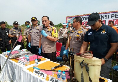Kapolda Riau Irjen Pol Drs Widodo Eko Prihastopo MM saat Konferensi Pers tersangka korporasi Karhutla.