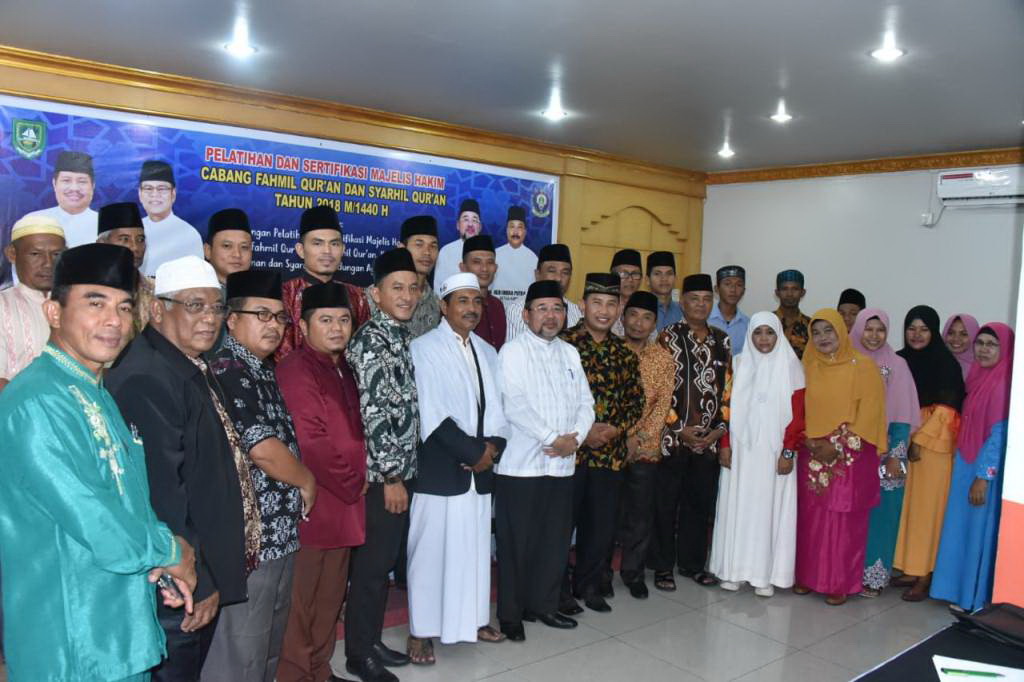Foto bersama pada saat acara pelatihan dan sertifikasi majlis hakim cabang fahmi quran dan syarhil quran.