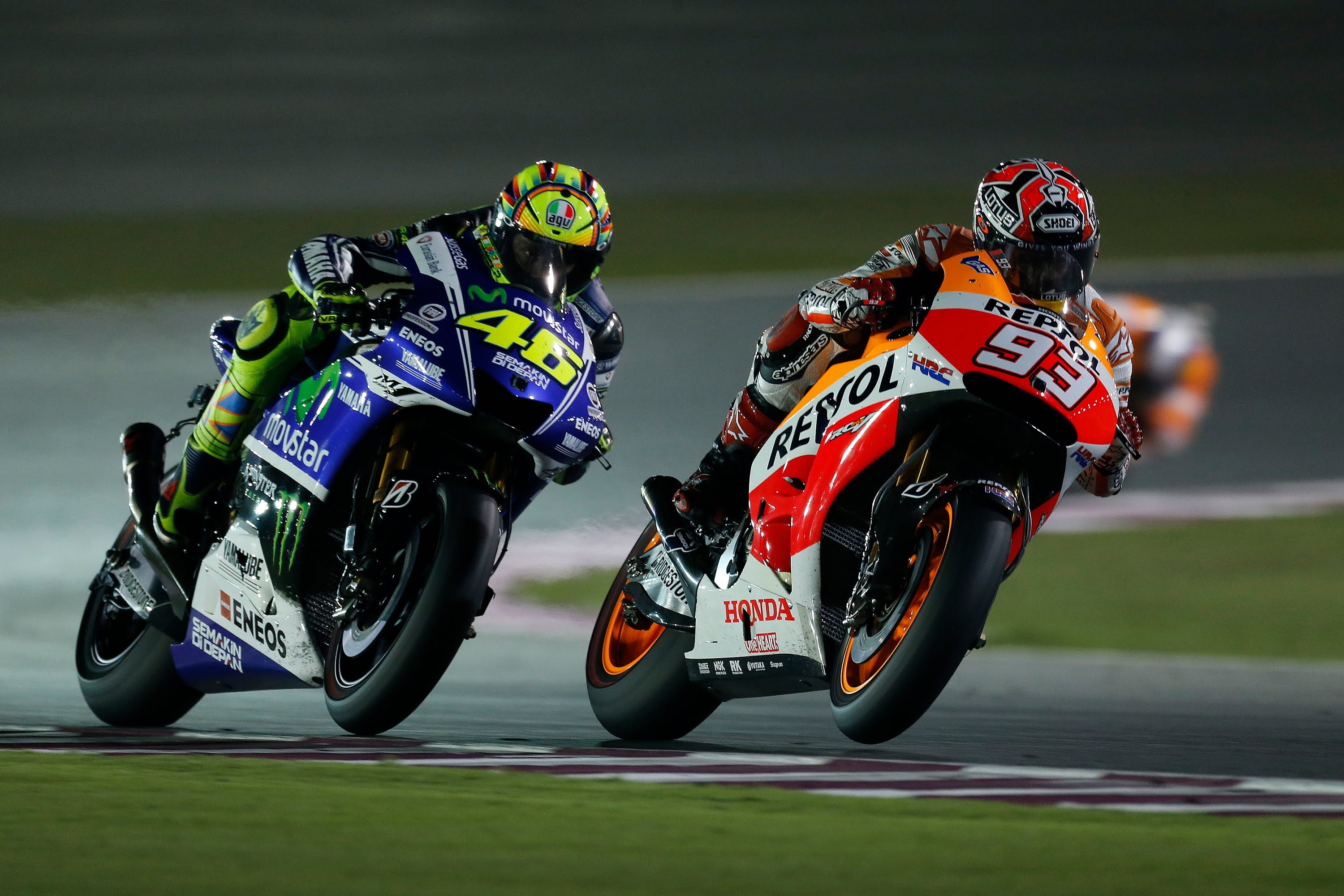 Persaingan Rossi dan Marquez di balapan