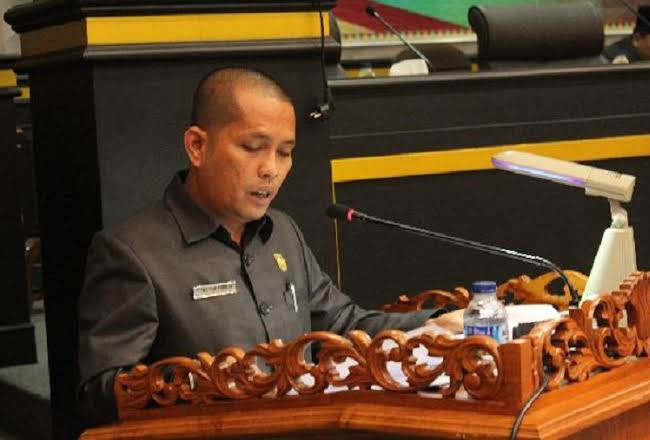  Wakil Ketua DPRD Kota Pekanbaru Tengku Azwendi Fajri 