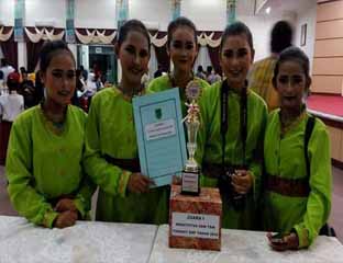  Tim dari SMPN 2 Bangko pusako berhasil meraih juara pertama di ajang FLS2N tingkat Kabupaten Rohil.
