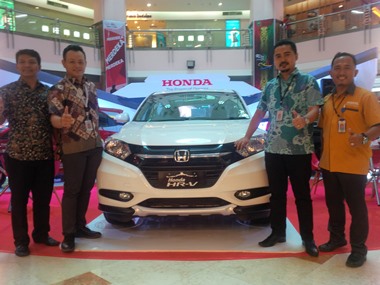 Pameran dealer Honda di salah satu mal di Pekanbaru