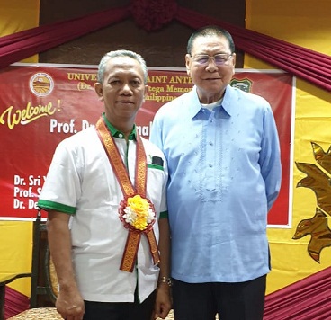 Rektor UIR Prof Syafrinaldi dan President Atty Santiago D. Ortega