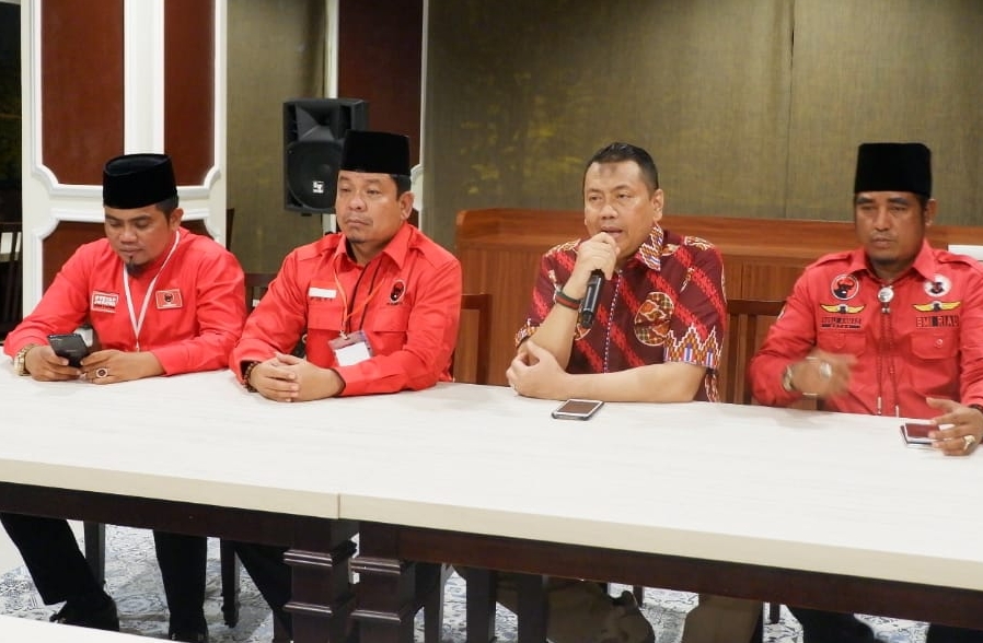 Kapitra Ampera beri keterangan soal rencana polisikan SBY.