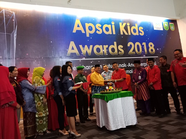  Wakil Walikota Dumai, Eko Suharjo membuka Apsai Kids Award 2018 di Ball Room Hotel Grand Zuri, Dumai Selasa (7/8/2018). Foto Bambang 