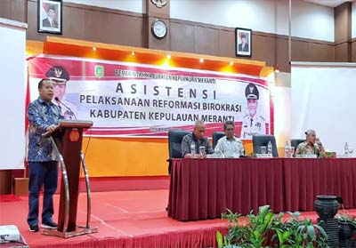 Bupati Kepulauan Meranti Drs H Irwan beri sambutan saat buka Asistensi Pelaksanaan Reformasi Birokrasi Kepulauan Meranti.