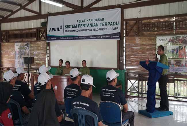 Suasana pelatihan Sistem Pertanian Terpadu  di Balai Pelatihan dan Pengembangan Usaha Terpadu (BPPUT) Community Development (CD) PT Riau Andalan Pulp and Paper (RAPP).