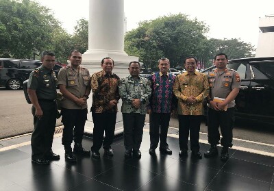 Bupati Sukiman bersa Gubri, dan para pejabat Kabuoaten/ kota lainnya di Riau dan Indonesia, ikut hadiri Rakor Nasional pengendalian Karlahut, di Istana Negara, Jakarta.