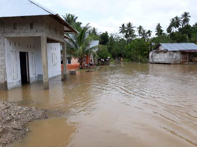 Perumahan warga di Gunung Toar.terendam banjir.