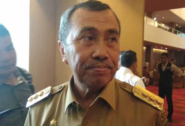 Gubernur Riau Syamsuar 