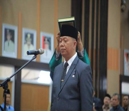 Momen Indra Pomi saat dilantik sebagai Sekda Kota Pekanbaru (foto/int)