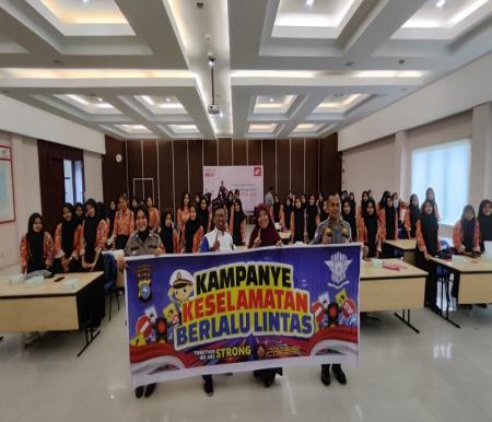 Capella menggelar kegiatan seminar untuk Kartini muda dari SMK N 7 Pekanbaru (foto/ist)