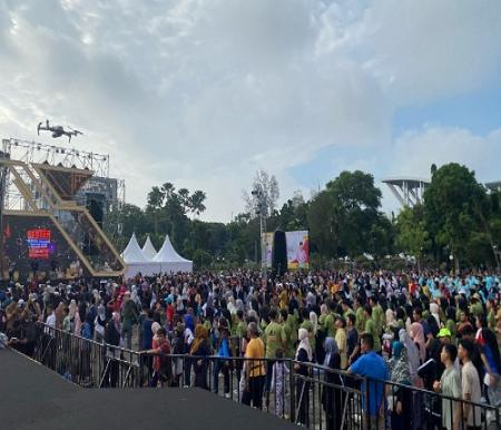 Ribuan masyarakat ikut senam masal Gernas BBI-BBWI Riau.(foto: sri/halloriau.com)