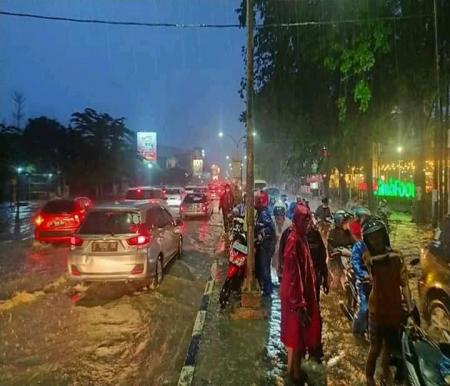 Hujan deras di Riau hari ini.(ilustrasi/int)