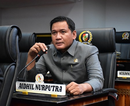 Anggota DPRD Pekanbaru, Aidhil minta kepolisian blokir habis situs Judol (foto/int)