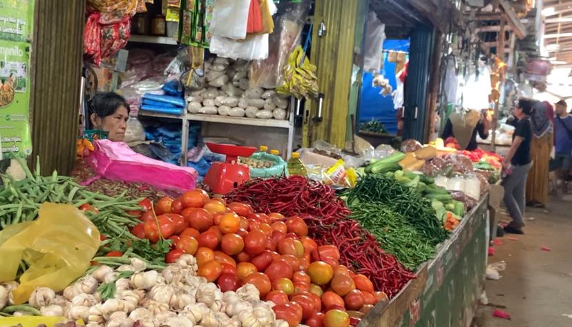 Pedagang cabai di Pekanbaru.(foto: meri/halloriau.com)