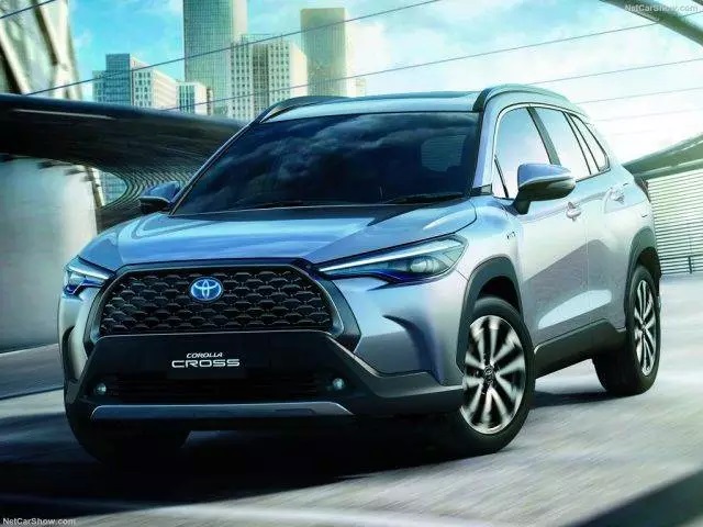 Resmi Mengaspal Hari Ini, Berapa Harga Toyota Corolla Cross?