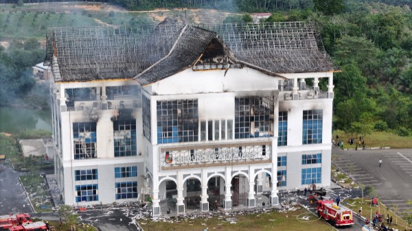 Gedung Lipat Kajang di kawasan perkantoran terpadu Walikota di Tenayan Raya itu terbakar beberapa waktu lalu (foto/int)