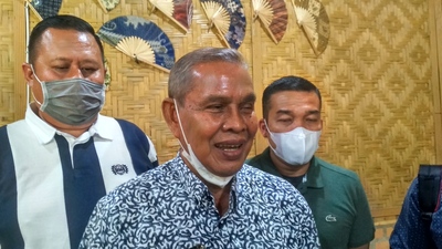 Ketua KONI Riau, Iskandar Hoesin