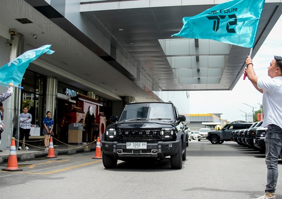 JETOUR Indonesia Serahkan 12 Unit Perdana JETOUR T2 kepada Konsumen di Batam