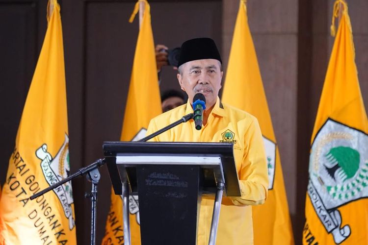 Ketua DPD I Golkar Riau Syamsuar tegaskan agar kader jangan bermain-main di tengah persoalan pusat. (Foto:int) 