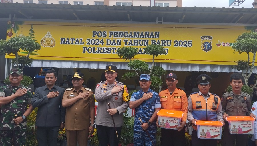 Pj Gubri, Rahman Hadi dan Kapolda Irjen M Iqbal beserta jajaran pejabat tinjau langsung beberapa pos Nataru (foto/Magang2)